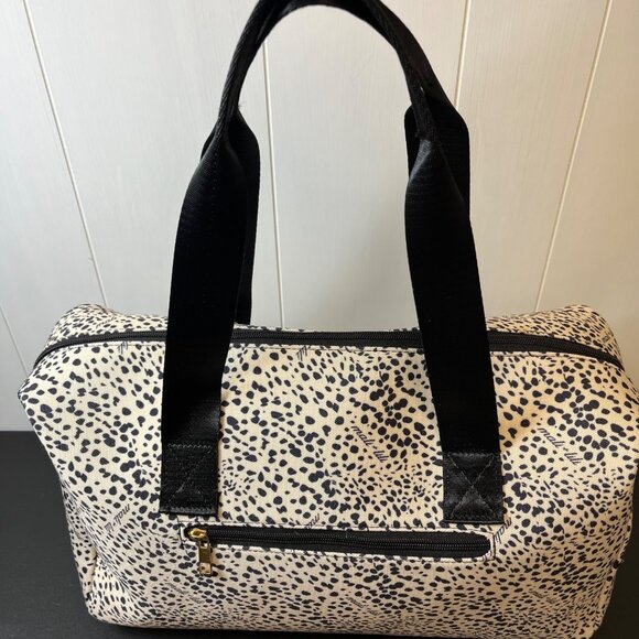 Mali Lilly Leopard Print Canvas Duffle Medium Carry-On Tote Glam Mob Wife - Picture 1 of 9